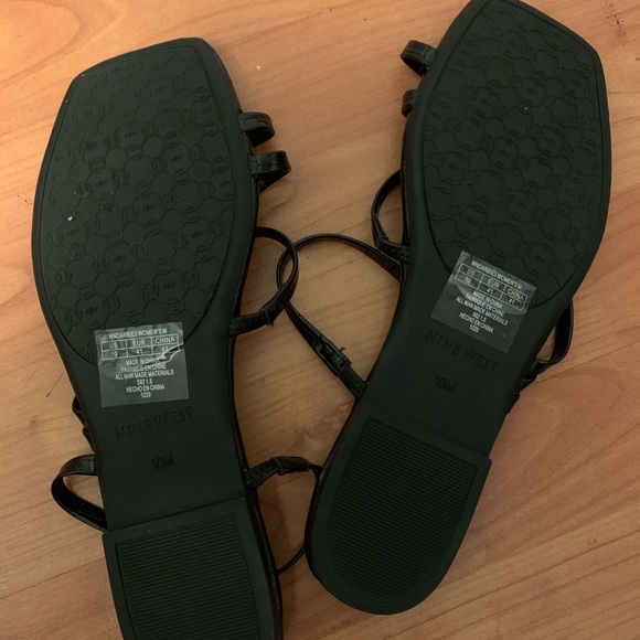 New Nine West Sandals - Picture 2 of 3